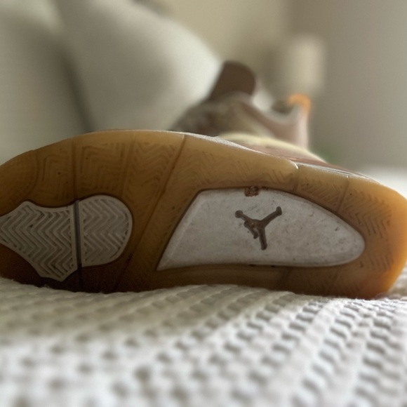 Nike Jordans barley worn - Picture 2 of 5